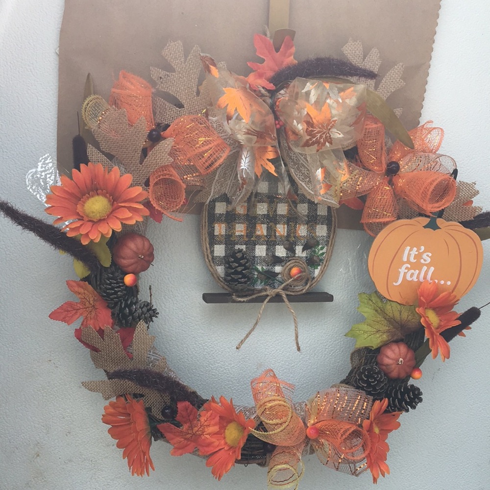 Fall Holiday wreath - Picture 2 of 5